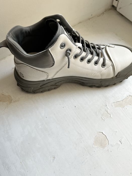 Кросівки,в чудовому стані!