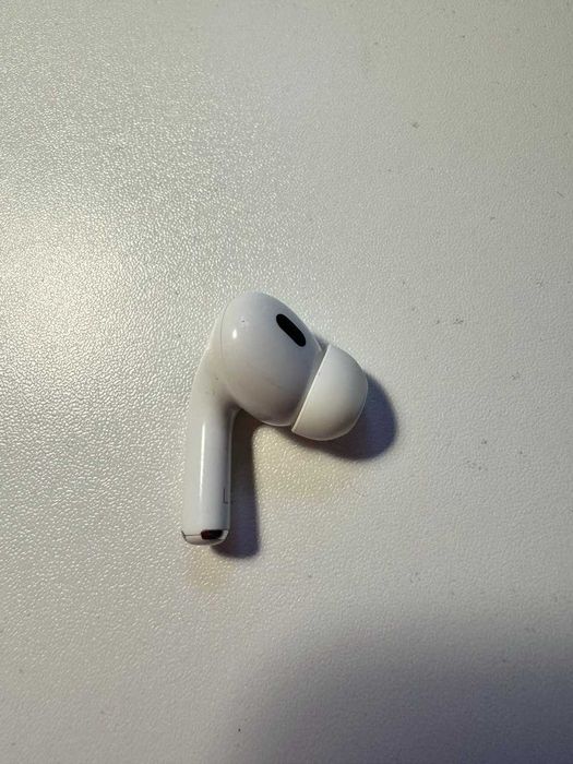 Оригінали в магазині Airpods Pro 2 правий А3047, лівий А2699 та кейс