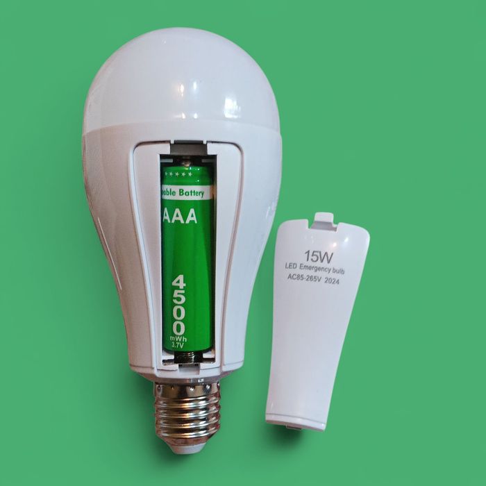 Аварийная LED Лампа под обычный патрон E27. Аккумуляторы 2 шт,