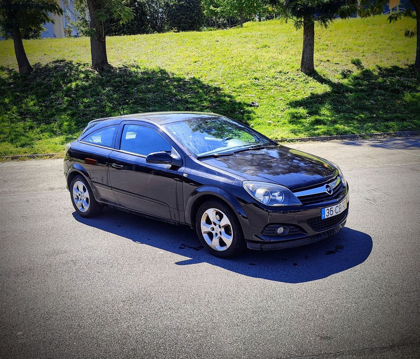 Opel Astra GTC 1.3 cdti bom estado