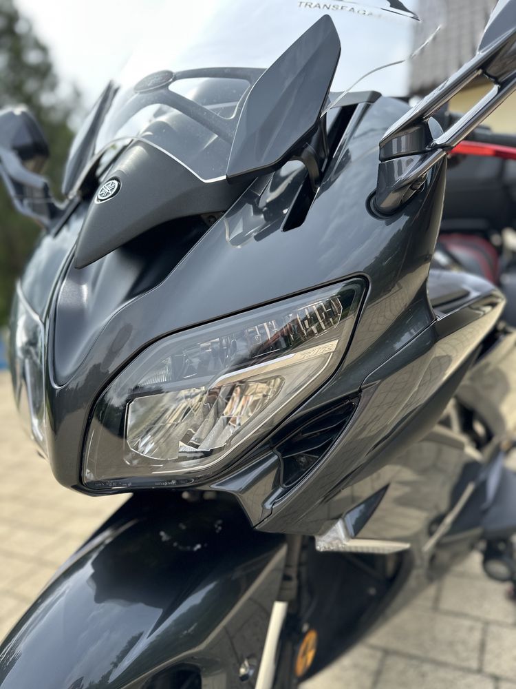 YAMAHA FJR 1300 super stan
