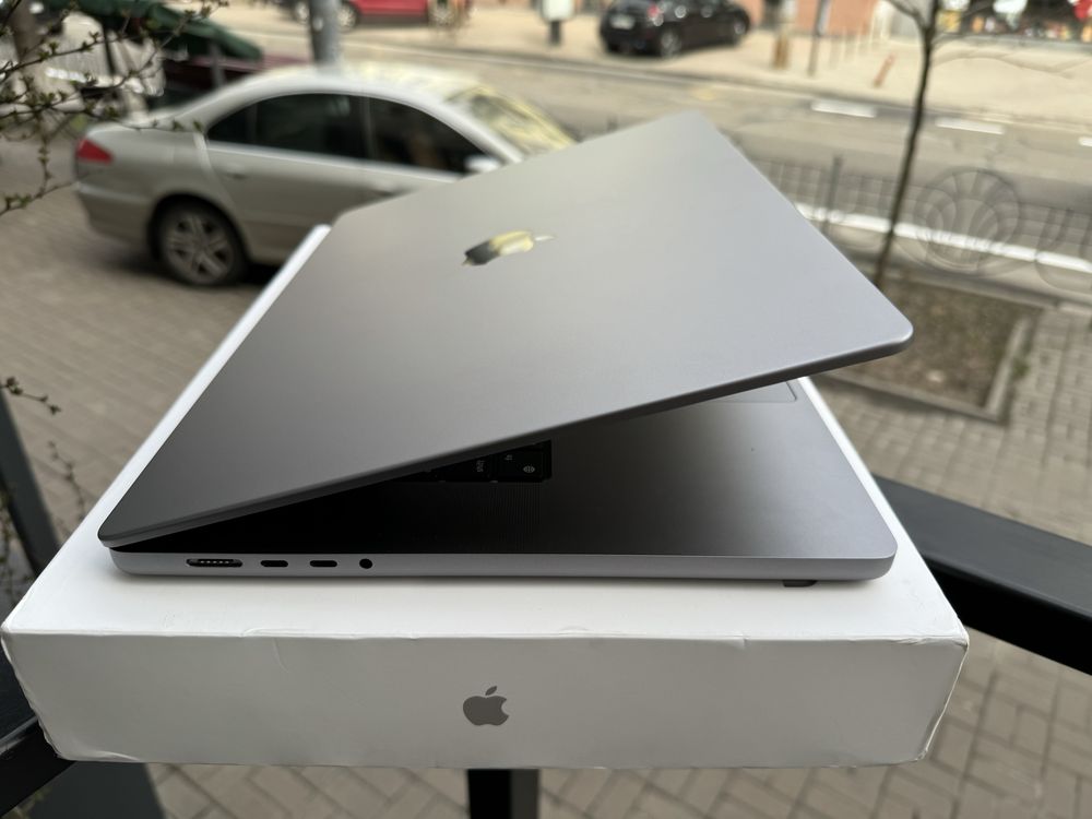 MacBook Pro 16” 2023 M2 Pro 16/512gb без MDM з гарантією 6 міс