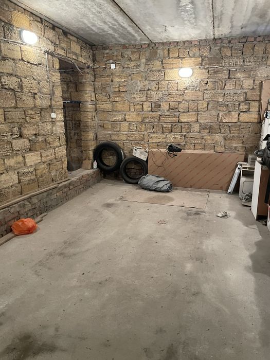 Продам два спаренных кирпичных гаража, пер. Кобера 19