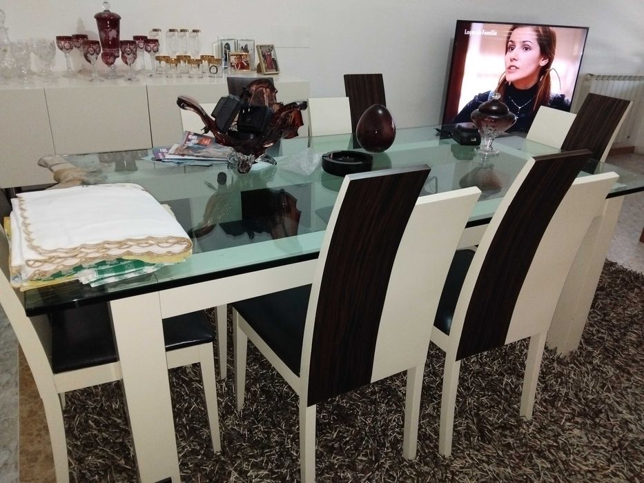 Mobília semi nova