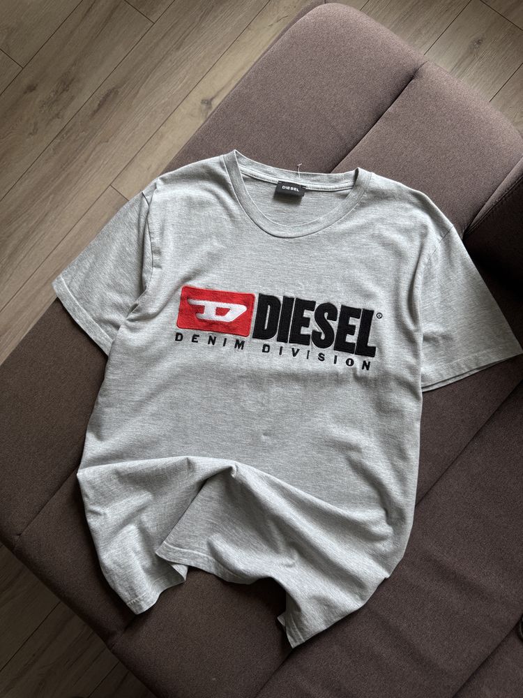 Diesel чоловіча фірмова футболка р. Л оригінал дізель