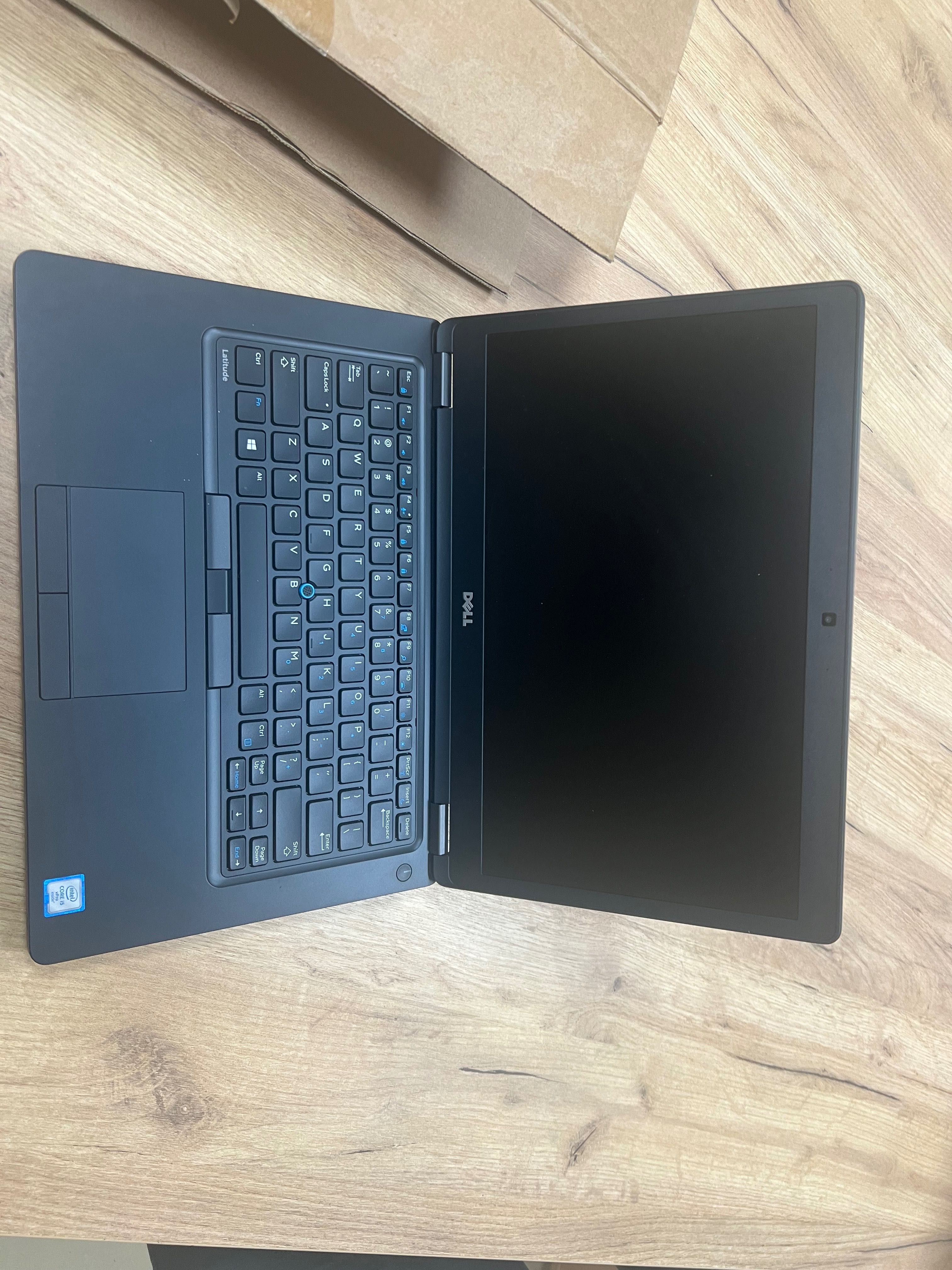 Dell latitude 14 cali 16gb ram 960 SSD Windows 11