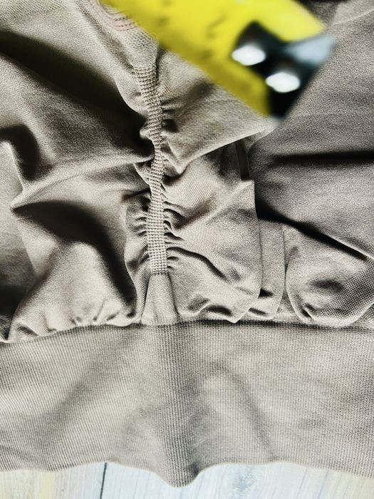 Krótkie spodenki sportowe legginsy beżowe S M 34 36