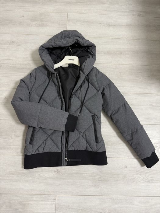 Жіноча куртка adidas оригінал