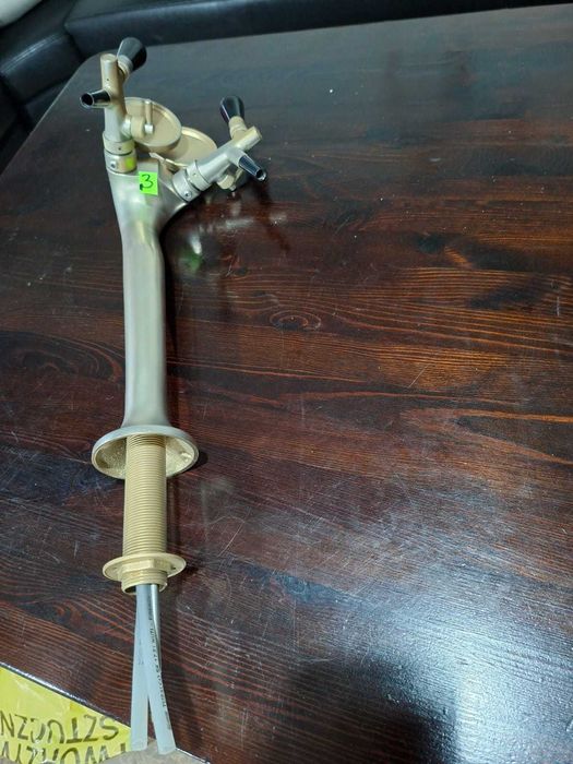 Nalewak do piwa z kranem