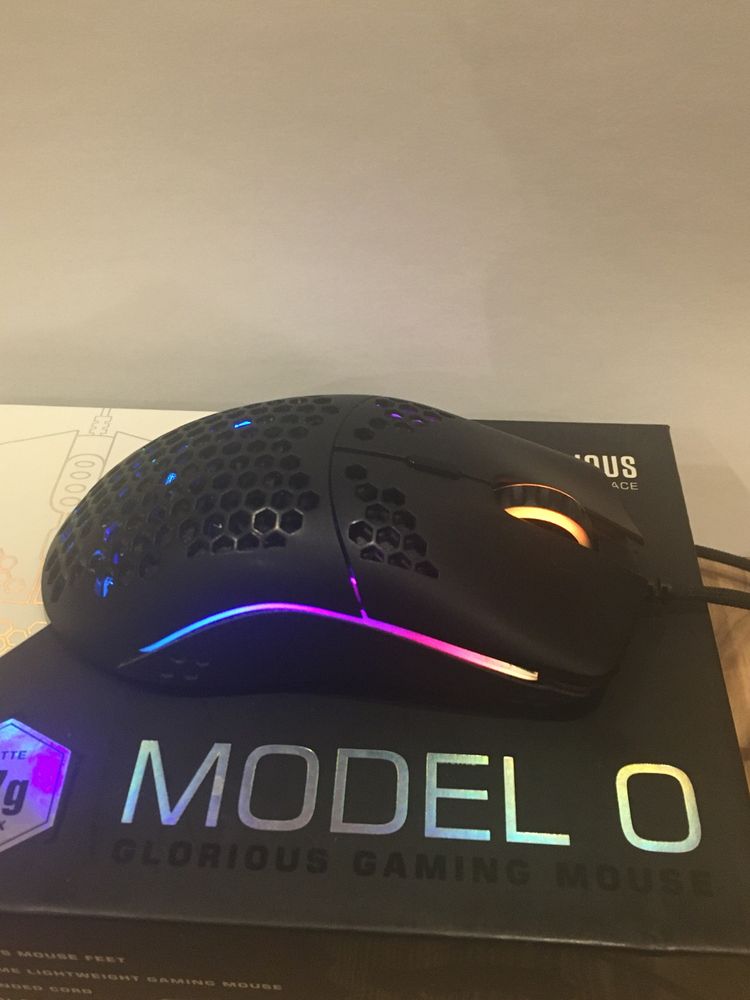 Glorious model O matte black (myszka gamingowa)