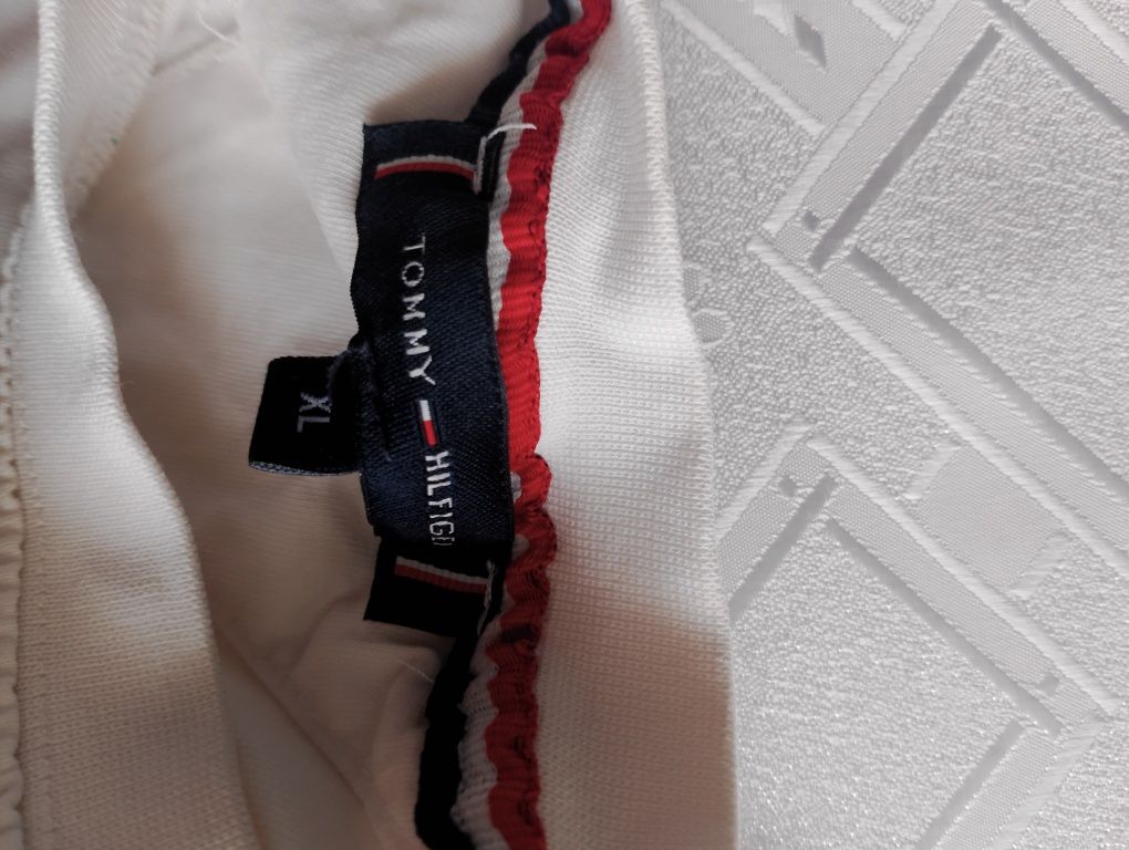 Koszulka męska Tommy Hilfiger rozmiar XL długość 71 szerokość 104