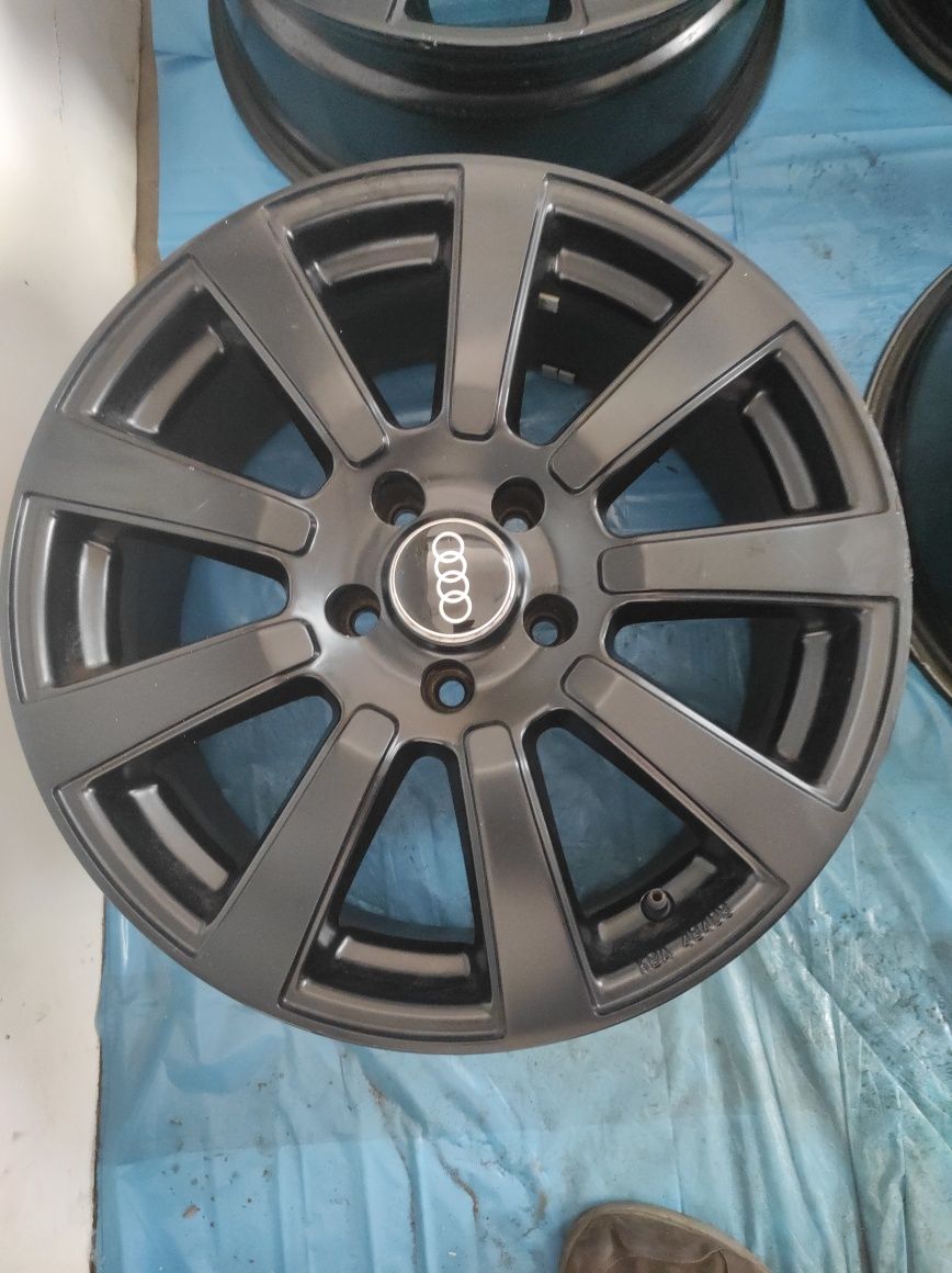 169 Felgi aluminiowe AUDI R 17 5x112 Ładne CZARNE