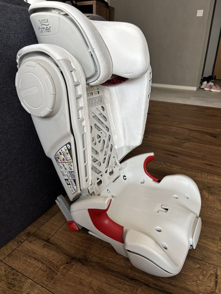 Britax RÖMER KIDFIX II różowy 15-36kg