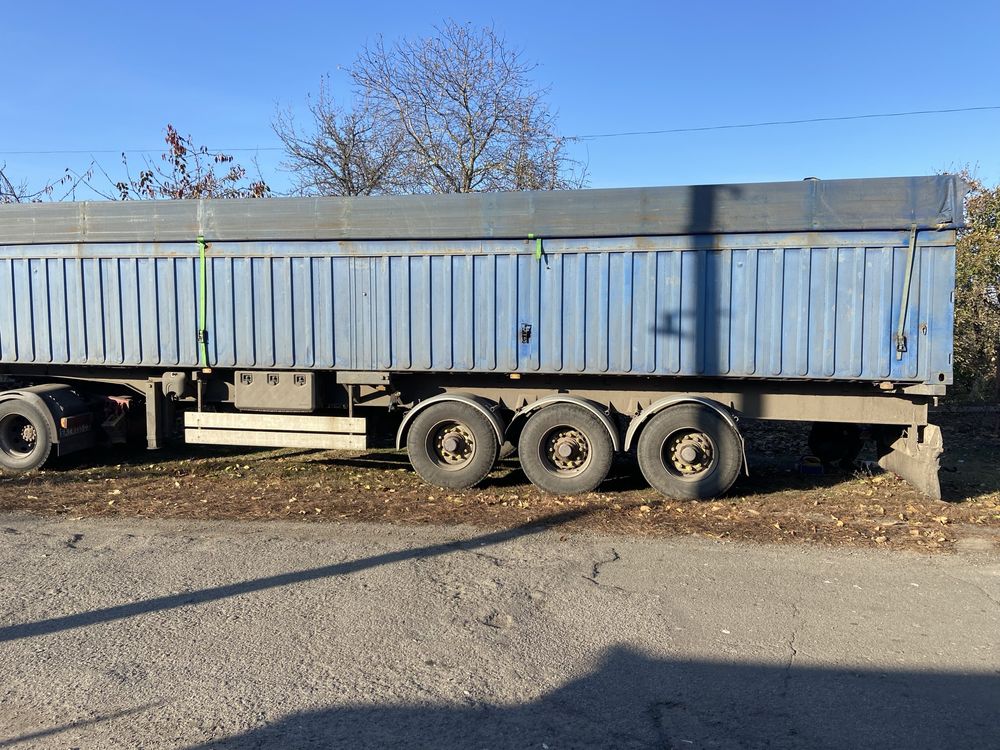 Обмін на легковий автомобіль Полупричеп контейнеровоз зерновоз