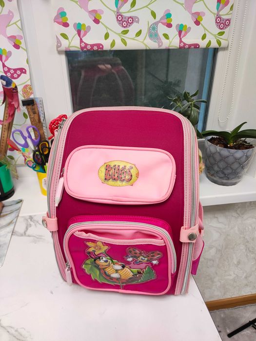 Продам портфель для девочки