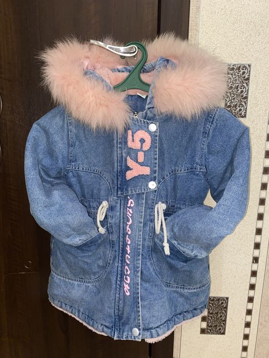 Зимова джинсова куртка 110