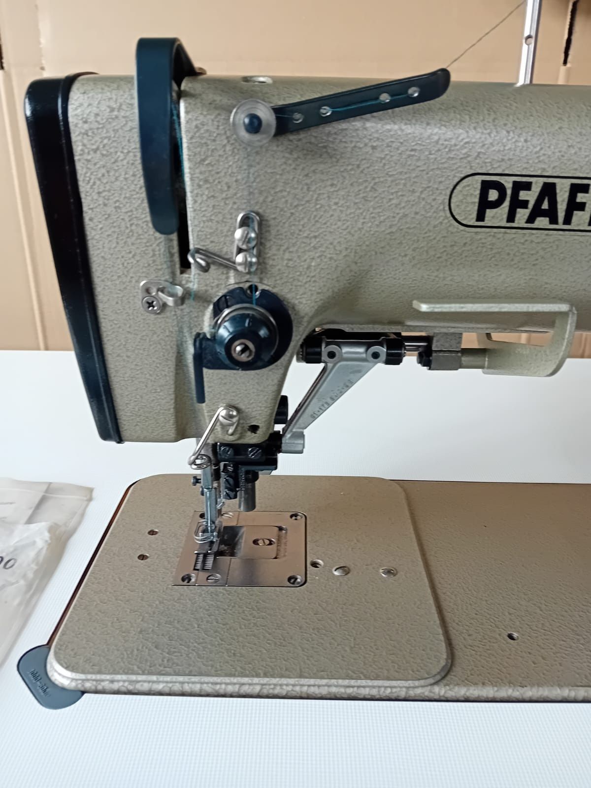 Pfaff 481 jak Juki 5420 z odkrawaczem.