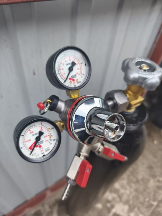 Продам баллон с редуктором