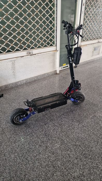 Laotie es 19 +extras