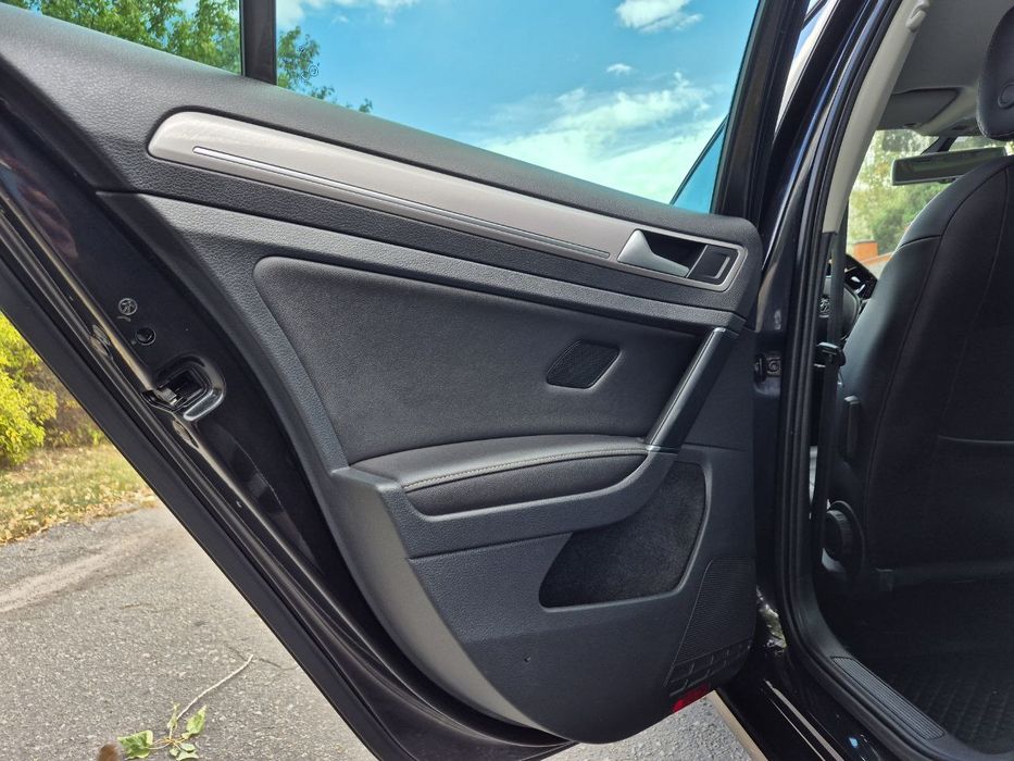 Продам Volkswagen e-Golf