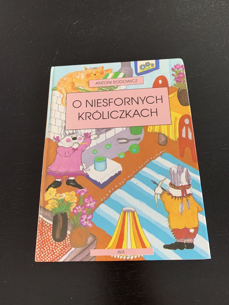 Książka z bajkami O niesfornych króliczkach