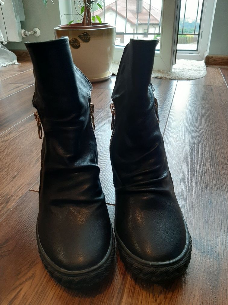 Nowe buty na platformie 38 czarne