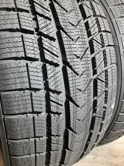 Шини 8мм 245/40 R18 FIREMAX FM808 зима сток