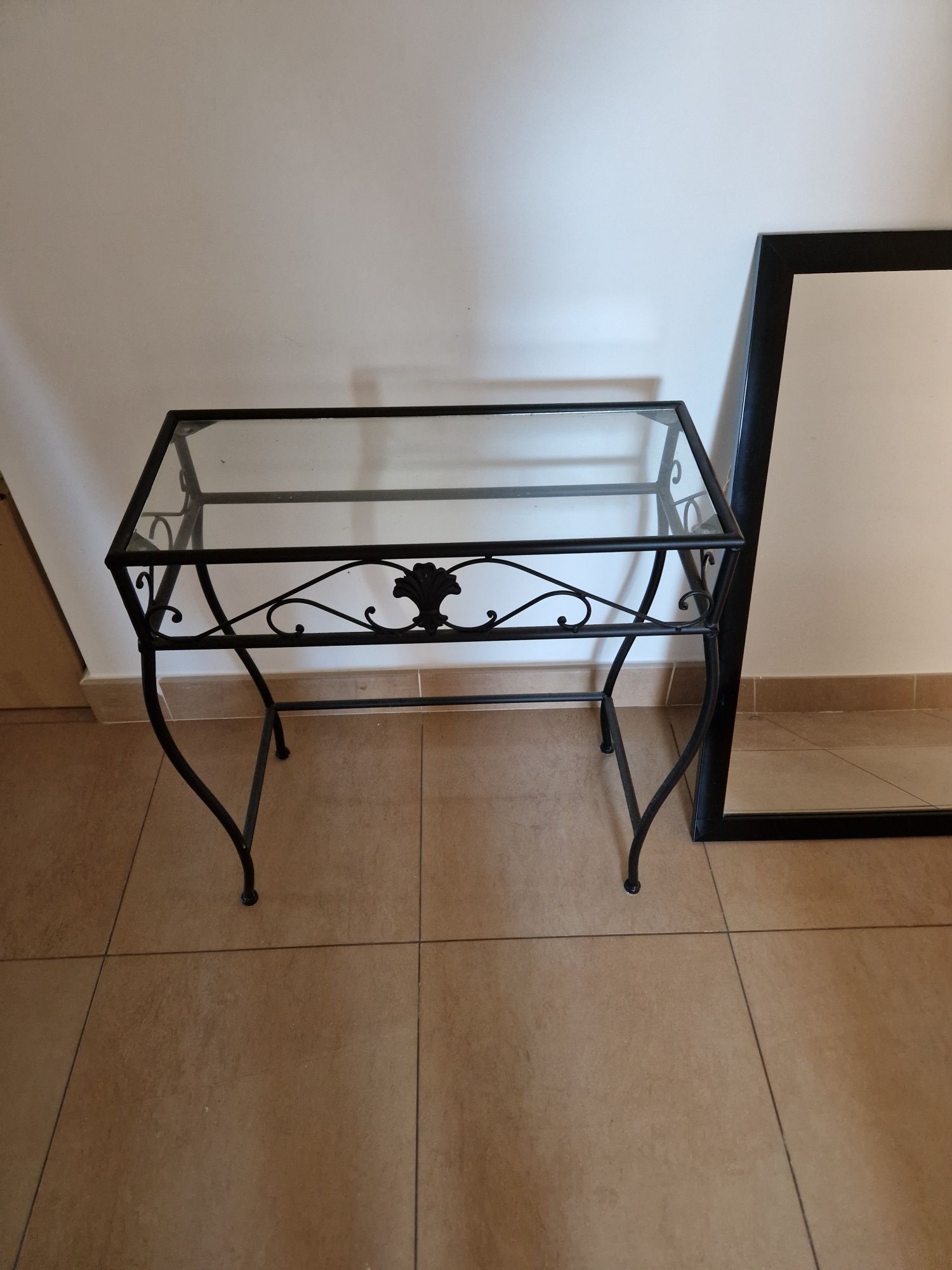 Mesa pequena de vidro
