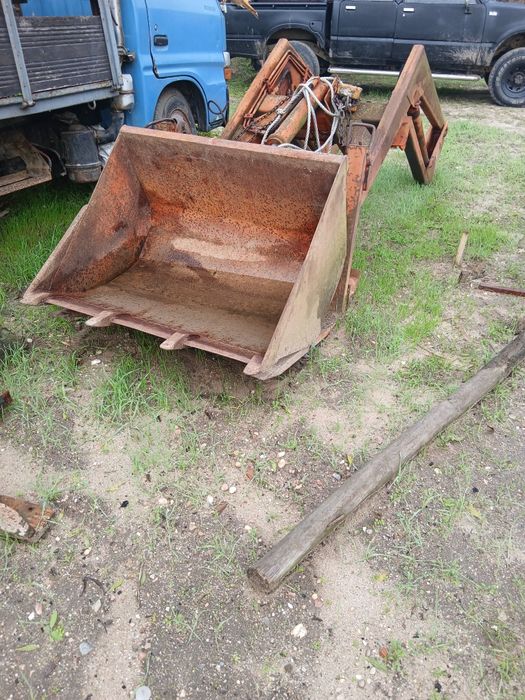 Vendo carregador frontal Herculano