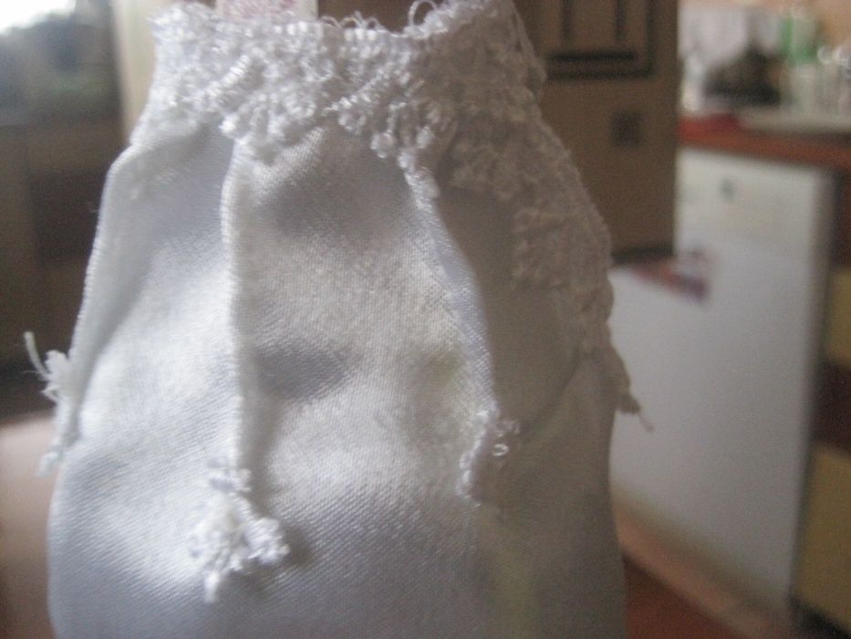 biała sukienka ślubna ślub ubranko na butelkę alkohol