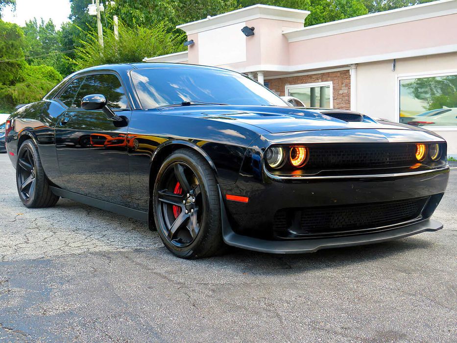 Dodge Challenger SRT Hellcat      2017