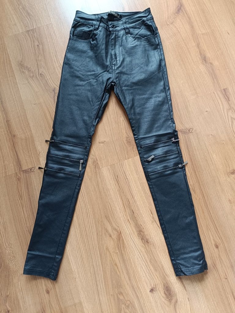 Spodnie czarne woskowane r. 38