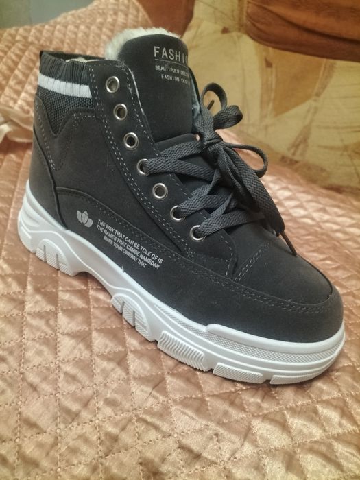 Женские ботинки, жіночі черевики, кросівки