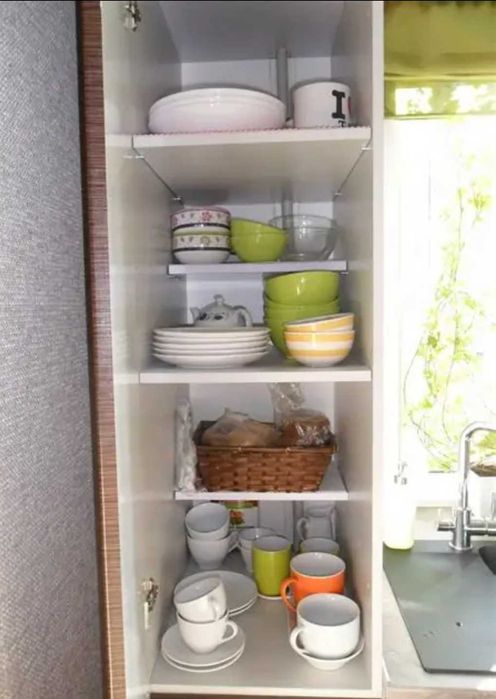 Помощь с поселением пол дома, 2 комнаты.