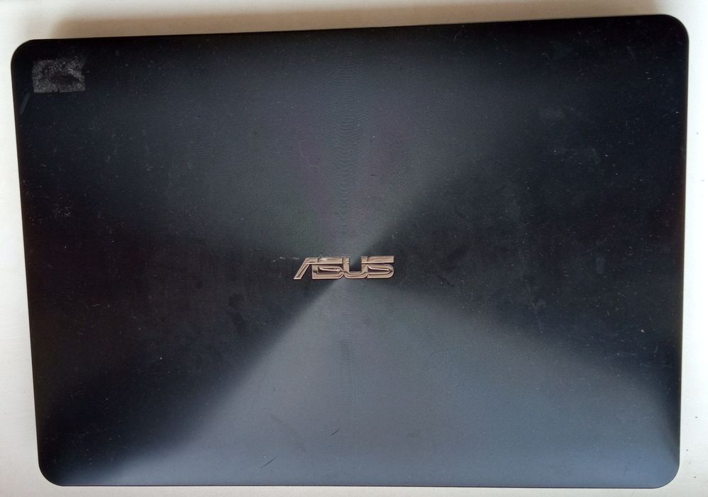 Asus R301LA sprawny.
