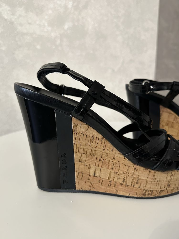 Босоніжки жіночі Prada (оригінал)