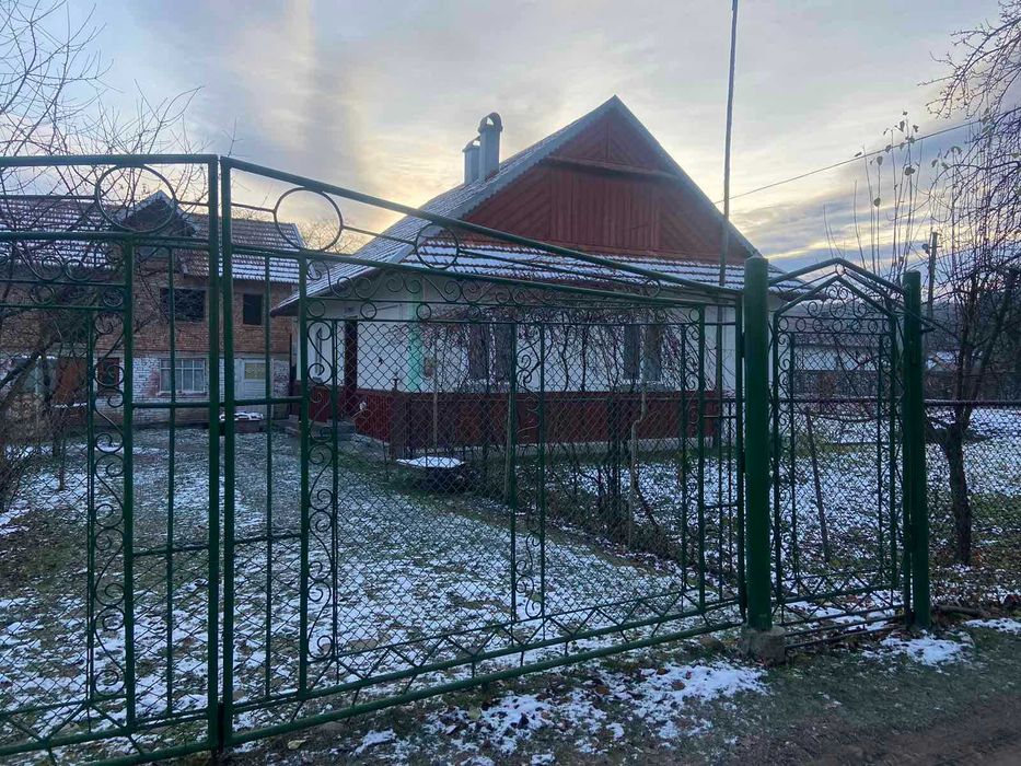 Продається будинок в селі Яблунів