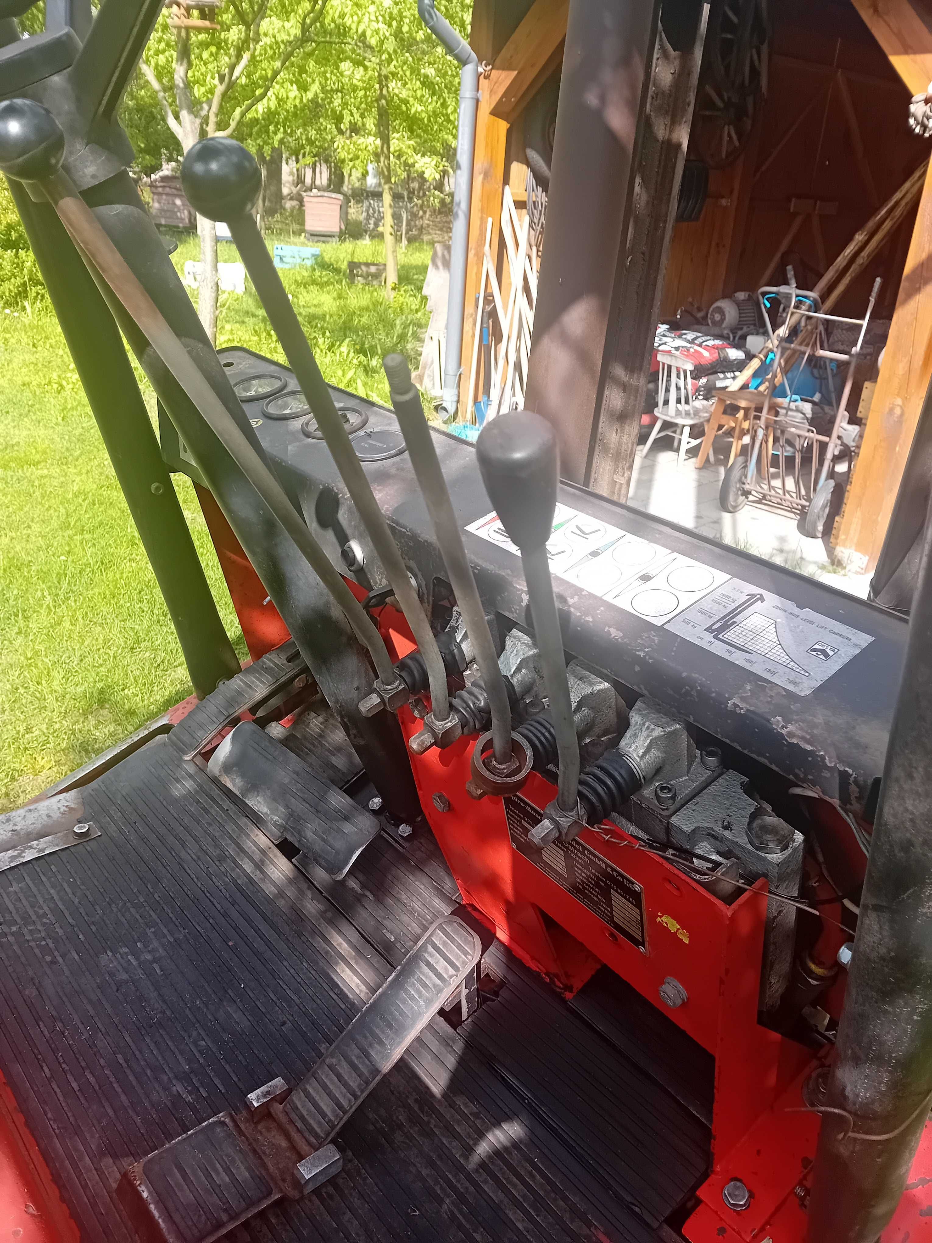 Wózek widłowy DESTA 1600kg 3.3m 4 sekcje ZETOR 5201