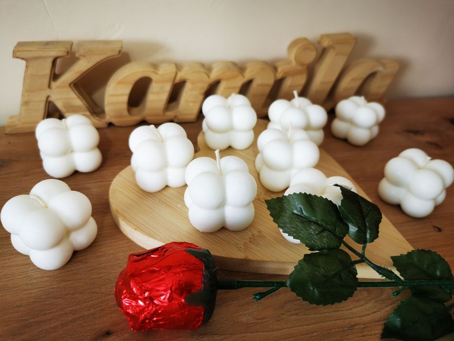ŚWIECA SOJOWA MINI BUBBLE

Każdą świecę wykonuję ręcznie z dbałością o
