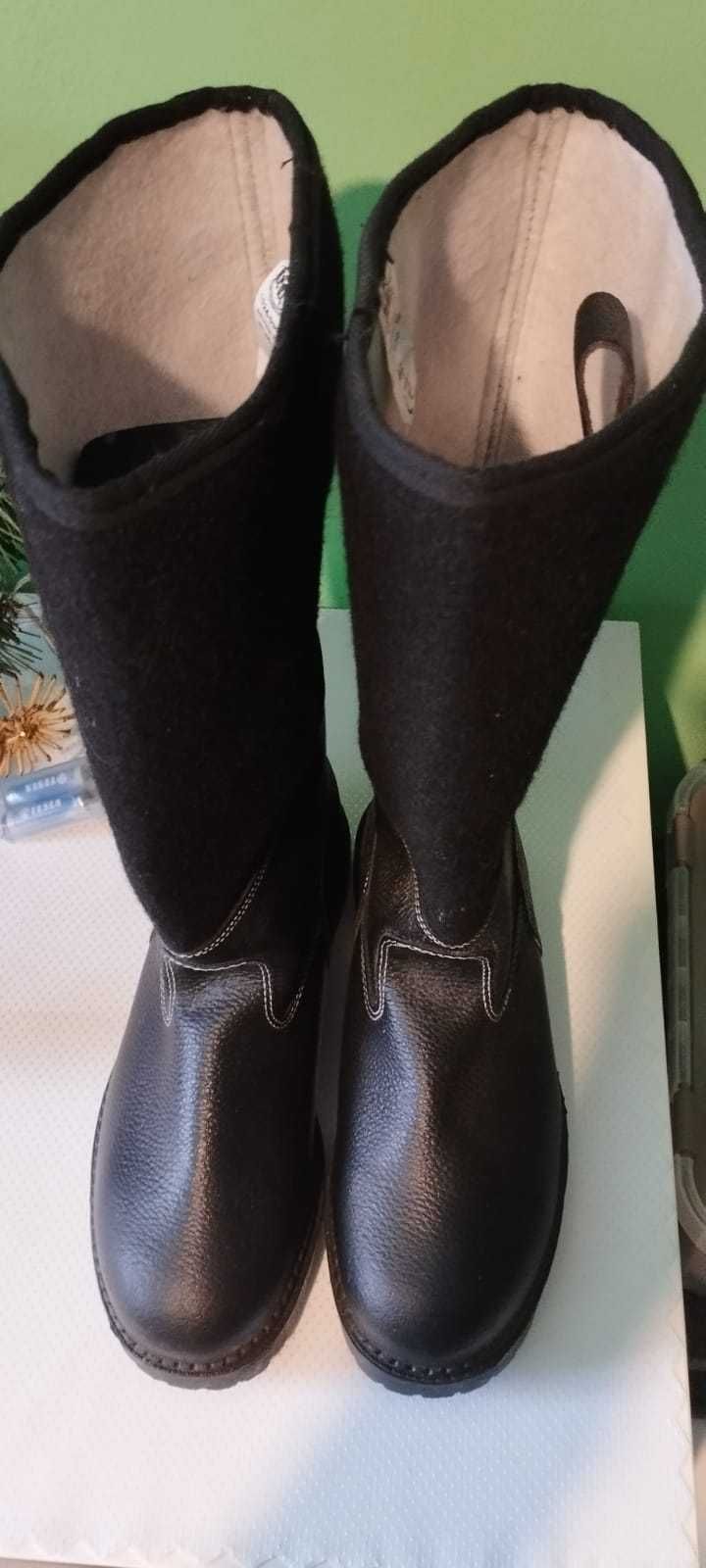 Sprzedam buty skórzano-filcowe firmy KRAL, rozmiar 42