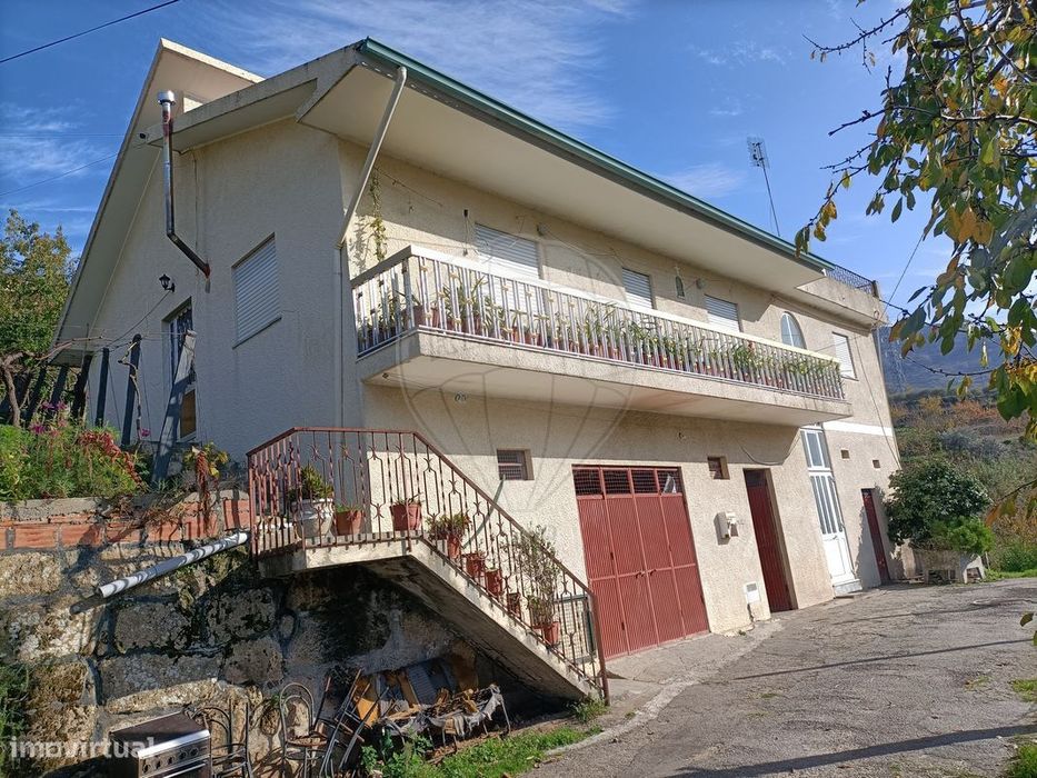 Moradia T4 para venda