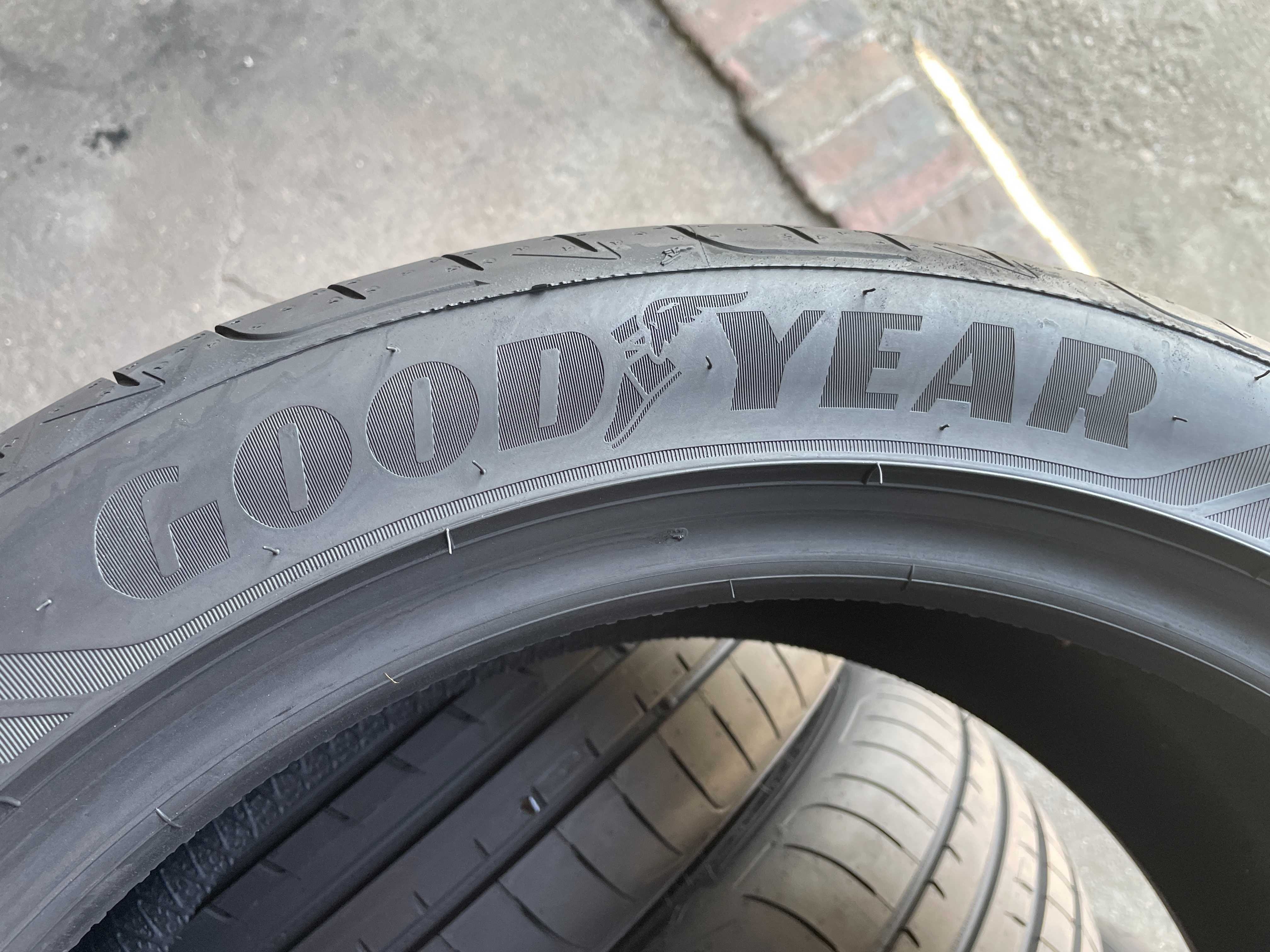 Komplet opon Goodyear 215/50R18 Nowe