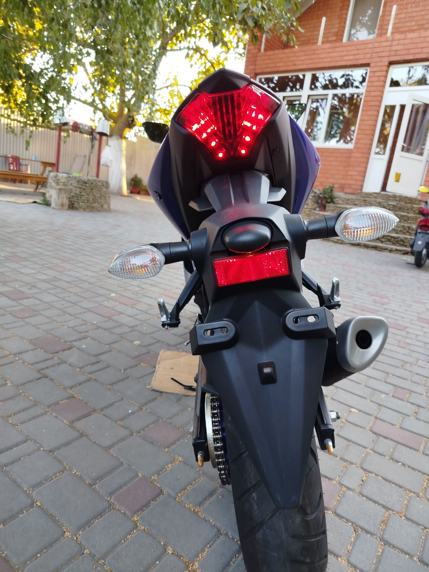 Мотоцикл Yamaha YZF-R25 вышел  в 2023 году Новий . Знижка .