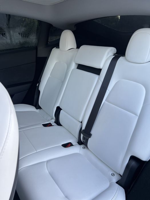 Tesla Model Y Long range Dual Motor 82.5 квт 2023 рік