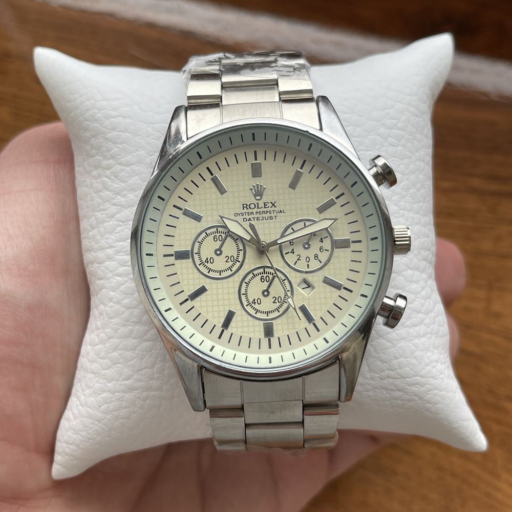 Чоловічий годинник Rolex на боаслеті з світлим циферблатом