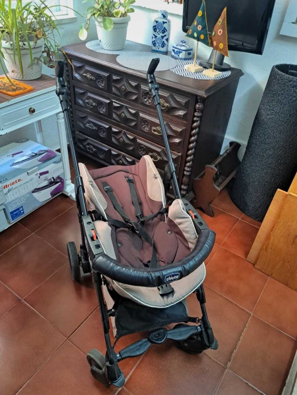 Carrinho de bebé + ovo Chicco