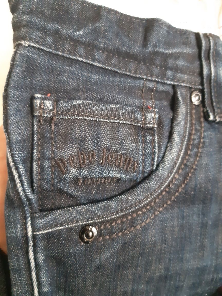 Calções da Pepe Jeans 8 anos.