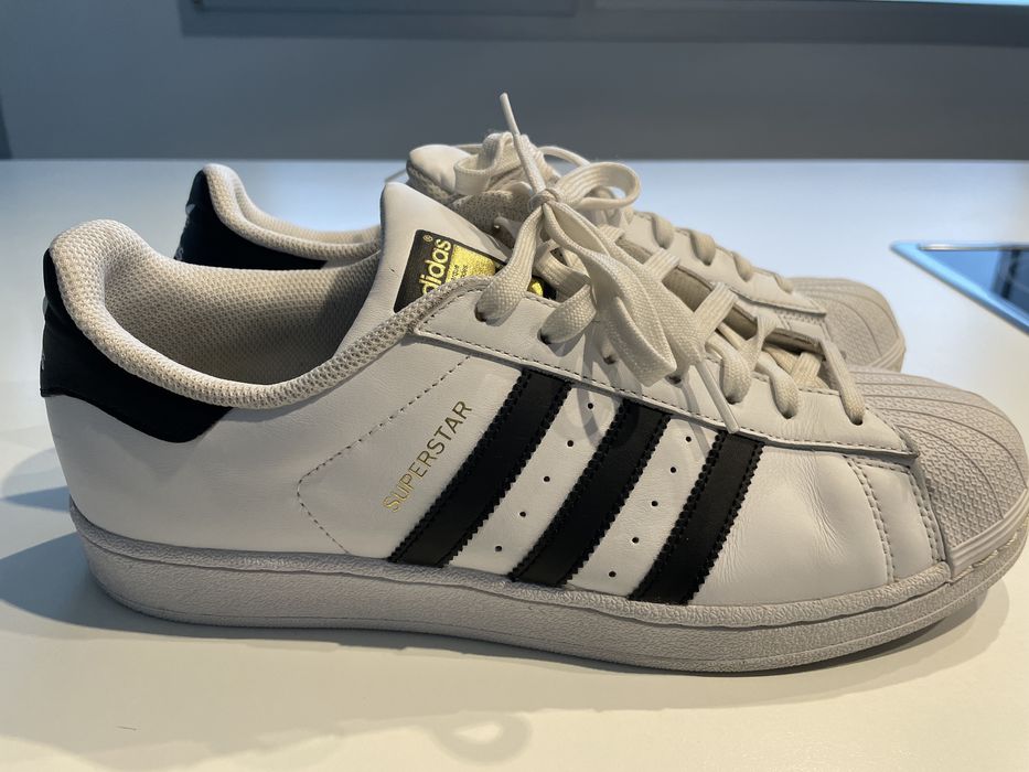 Adidas SUPERSTAR novas. Usadas 2 vezes. Motivo da venda: apertadas