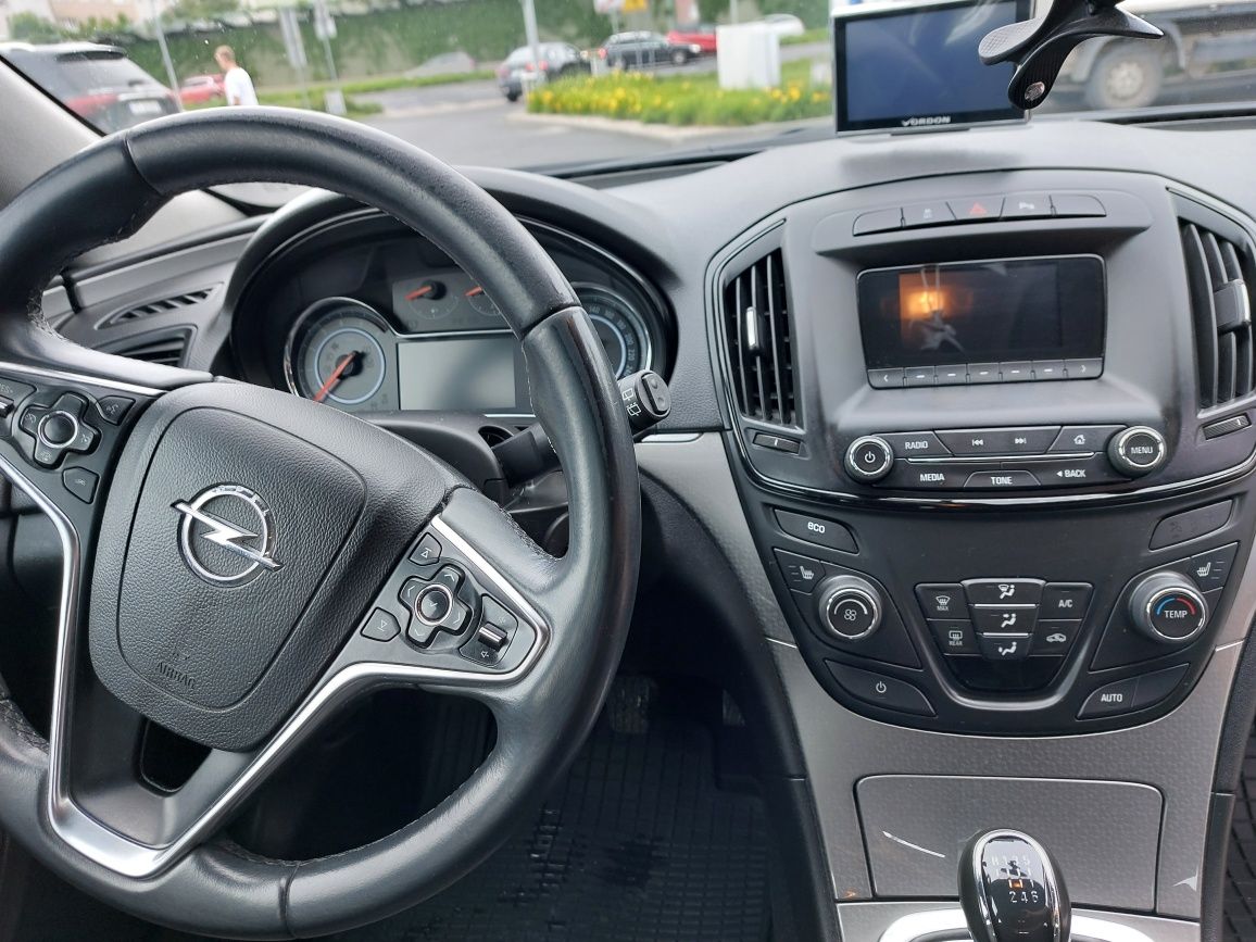 Opel Insignia Kombi rok 2014 2.0 Diesel 88Kw 163.000 km