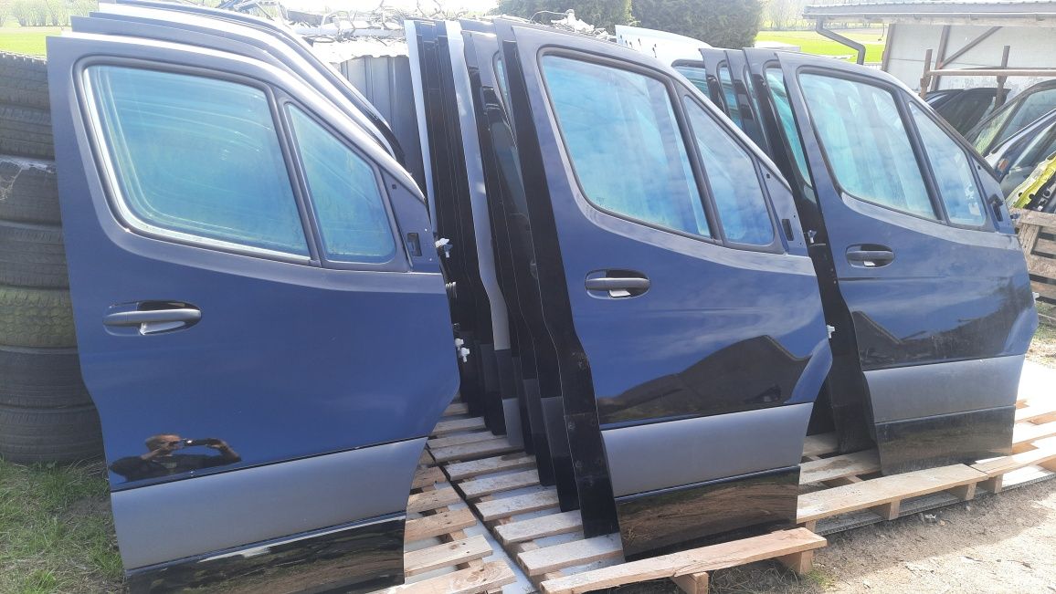 Sprinter 907 910 drzwi prawe białe czarne srebrne